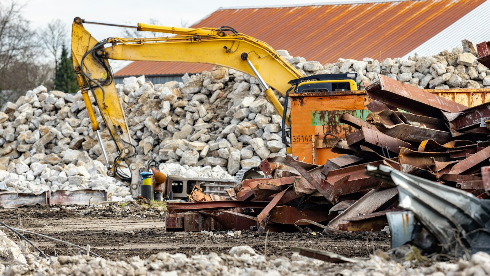 Büyük metal hurdalarınız yerinde kesilir, sökülür